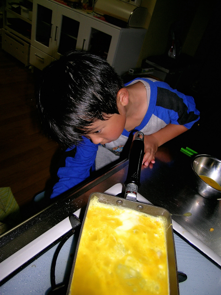 煮玉子のお弁当と息子の作った玉子焼き_b0171098_73481.jpg