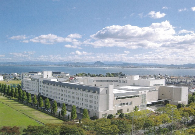 琵琶湖の湖畔に居ます_f0141310_2322625.jpg