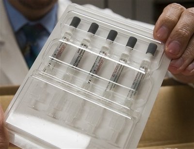 豚インフルエンザワクチン注射には2つのヴァージョンがある_c0139575_23515317.jpg
