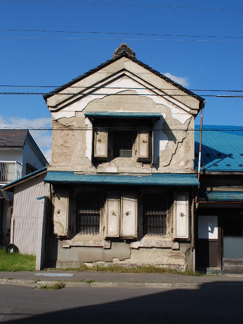 函館大町バス通り沿いの蔵付き住宅（函館の建築紹介）_f0142606_13412554.jpg