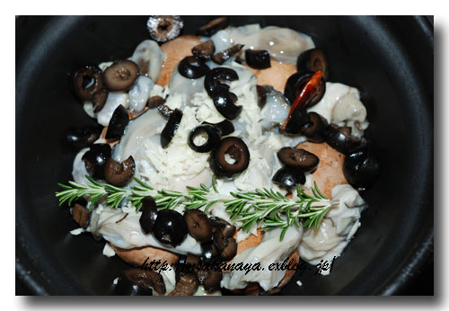 牡蠣とマッシュールムのオイル煮.........  ajillo  〜 アヒージョ 〜_d0069838_1624121.jpg