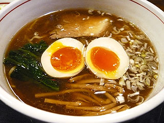 だんだん家@春日 ★☆ (醤油ラーメン+煮玉子&鶏白湯試作)_f0080612_23281470.jpg