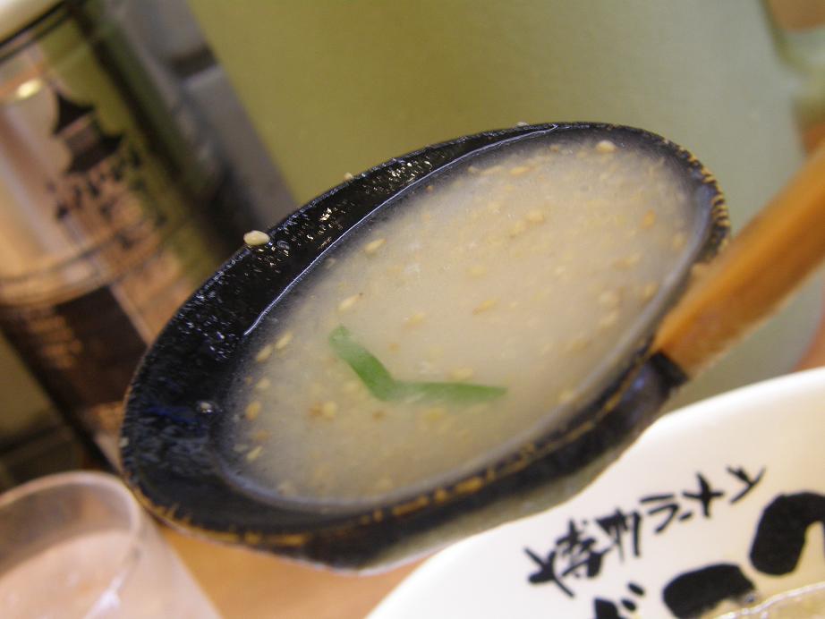 博多ラーメンげんこつ 豊中店 _c0118393_6423896.jpg