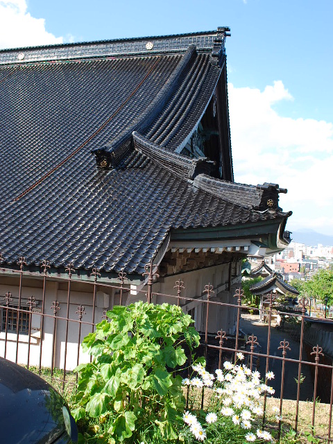 東本願寺函館別院(はこだての建物案内)その２_f0142606_181017.jpg