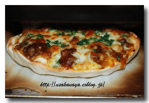 ☆ ビーフシチュー Pizza ☆ ............. 妻と私のコラボな1品 ♪_d0069838_10133319.jpg