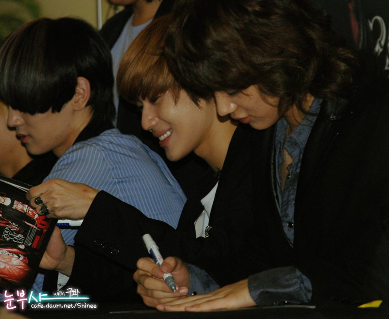 SHINee \' New Album Fan Sign Event \' // 091024 _e0080563_20325821.jpg