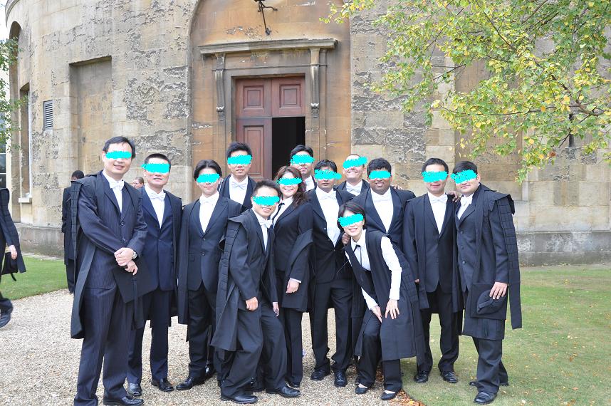 Matriculation 入学式 欧州のアジア人