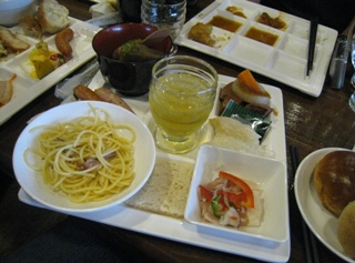 恒例の飲み＆食べ放題_a0088549_22282873.jpg