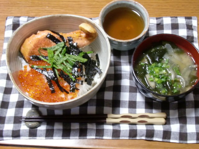 いくらちゃんの親子丼（*^_^*）_a0136600_2353874.jpg