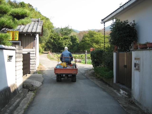 良い天気なんで山の辺の道を・・・_d0135633_148519.jpg