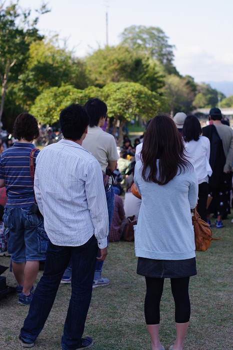 鴨川で木陰のおねぇさんを..._f0152550_2115246.jpg