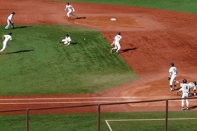10月27日 東京六大学野球 明治大対法政大_b0166128_1524733.jpg