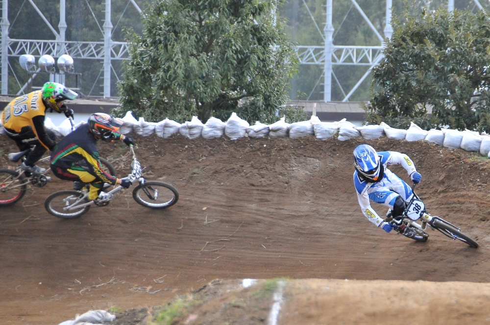 2009JBMXFジャパンシリーズ第4戦緑山VOL1：スーパークラス決勝_b0065730_20354869.jpg