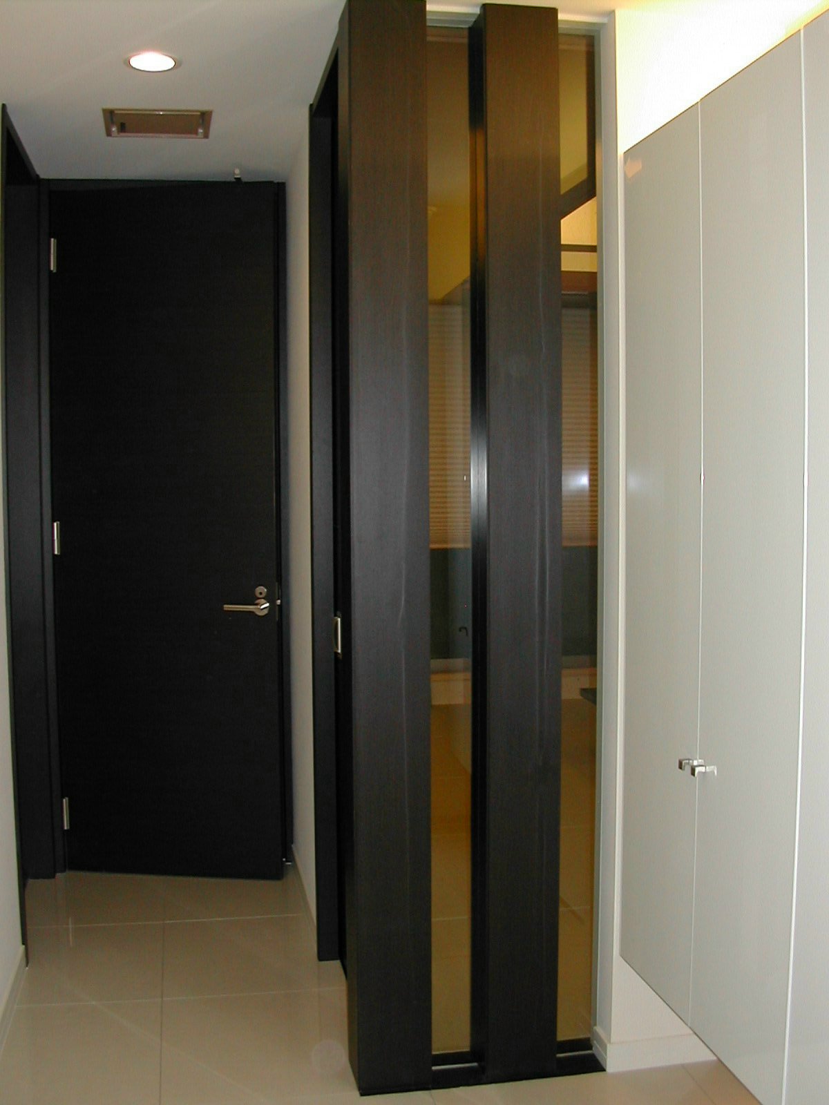 間仕切りスリットガラス 他_b0179298_2033886.jpg