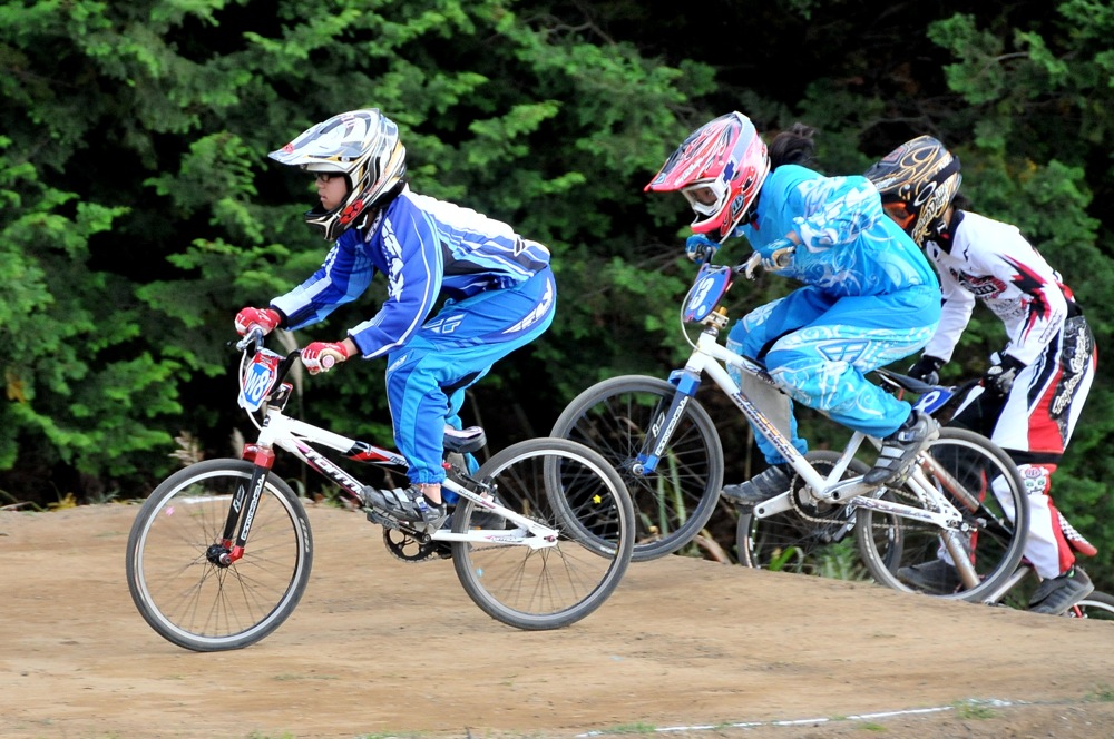 2009JBMXFジャパンシリーズ第4戦緑山VOL5：ガールズ５〜１４才クラス決勝_b0065730_11513243.jpg