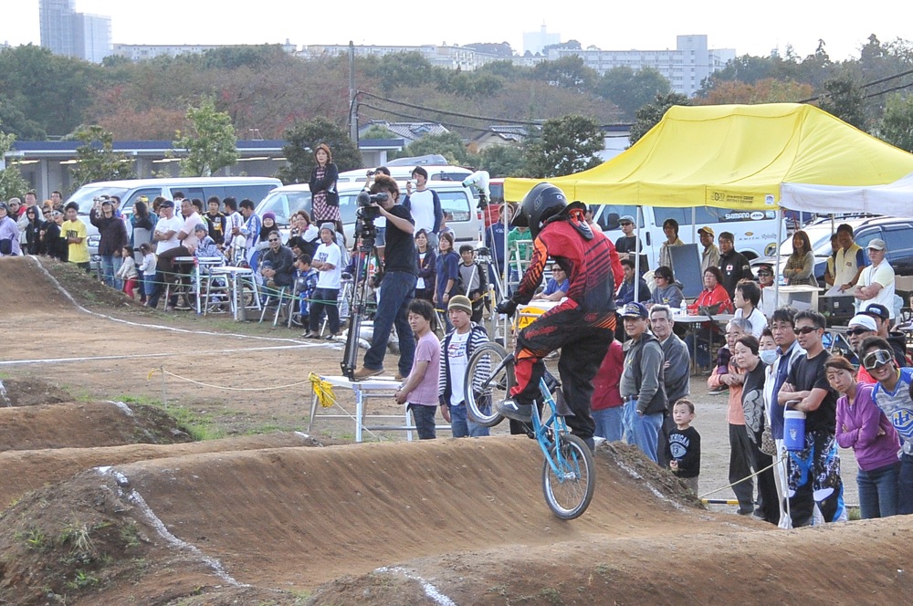 2009JBMXFジャパンシリーズ第4戦緑山VOL9：メン１７−２９、メン３０才オーバークラス決勝_b0065730_17275382.jpg