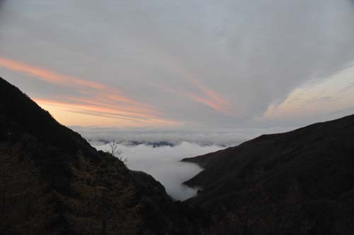 雲海が綺麗な季節_e0120896_6435547.jpg