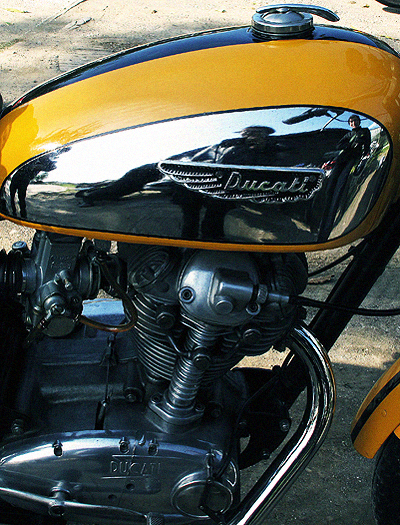 Snapshot Single Ducati Touring_f0063721_21324442.jpg