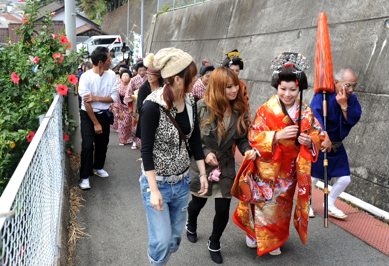 白浜湯崎温泉　山神社例祭_e0112796_10495116.jpg