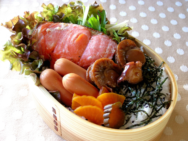 速攻 鮭弁当~!_b0171098_9481928.jpg
