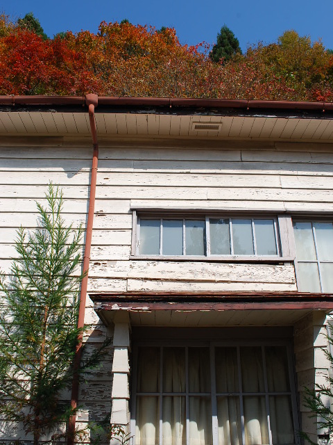 埼玉県旧秩父郡大滝村立小学校三峰分校(建築家・関根要太郎参考作品)_f0142606_18304612.jpg