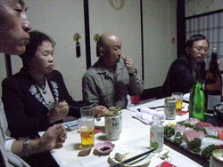 矢野さんを囲んで_e0061225_10123196.jpg