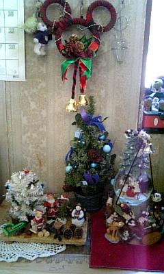 クリスマスの飾りつけ、準備OK!_e0040673_14322921.jpg
