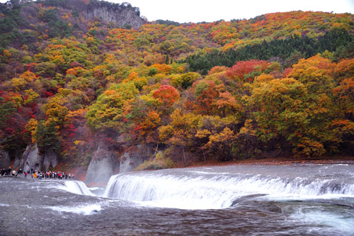 吹割の滝 紅葉 ２ 徒然 萬太郎