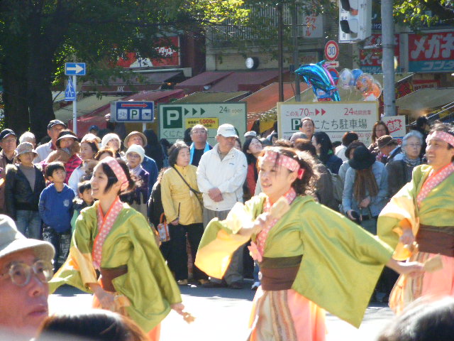 国立のお祭り、晴れの日編_b0077451_22395320.jpg