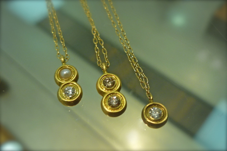 himie 三日月ネックレス　K18YG himie 三日月ネックレス K18YG - メルカリ