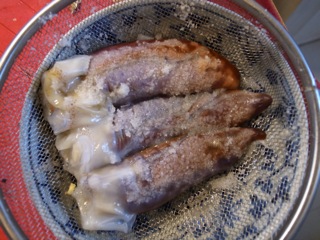 服を乾かしてるより，食べ物干してる方が多いんじゃないか？_d0057843_1913490.jpg