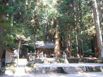 室生寺から龍穴神社へ_f0120102_9372358.jpg