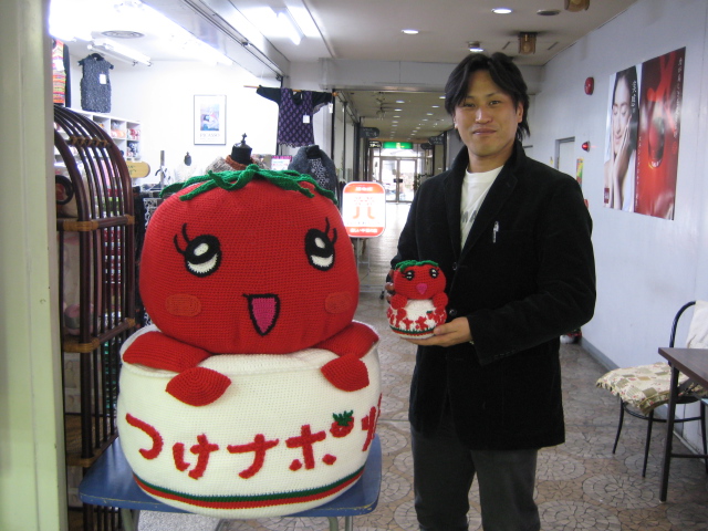 吉原商店街に ジャンボ ナポリン 出現!!_b0093221_3531185.jpg