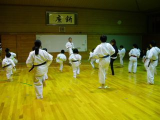 麻生道場_c0118332_22405380.jpg