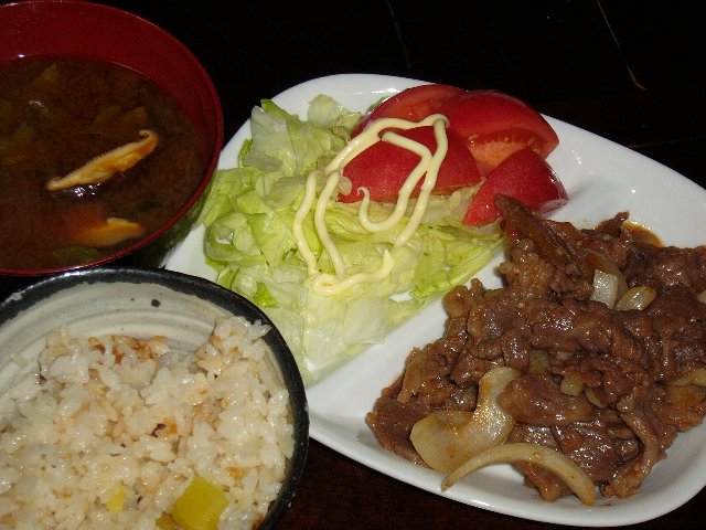 カルビ焼き肉とサツマイモ御飯_f0165202_19524042.jpg