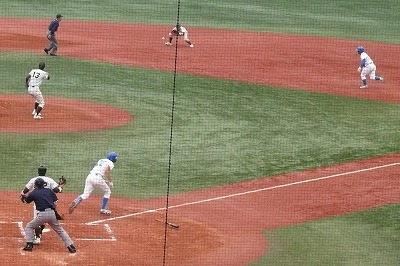   　１１月８日　東都大学野球　入替戦　国士舘大（２部優勝）対青学大（１部最下位）_b0166128_17314846.jpg