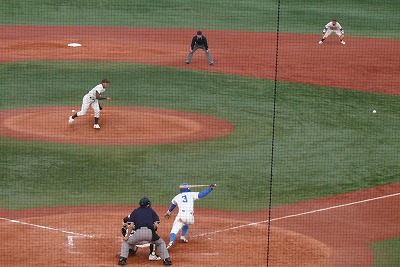   　１１月８日　東都大学野球　入替戦　国士舘大（２部優勝）対青学大（１部最下位）_b0166128_21562260.jpg