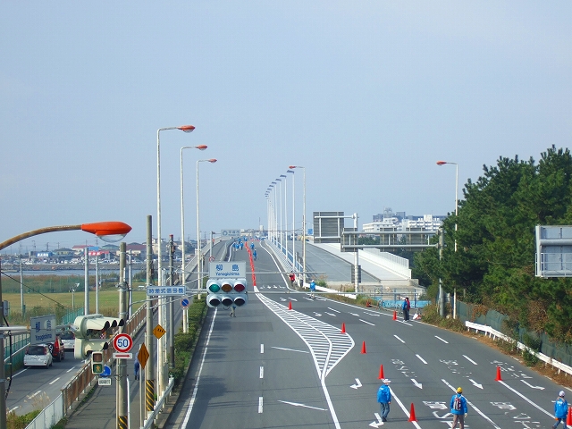 速報*湘南国際マラソン...猫ひろし激走!_b0137932_11395113.jpg