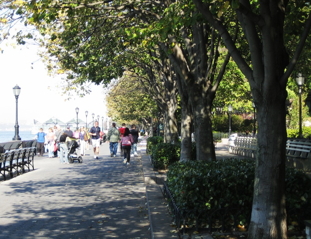 天気が良い日はBattery Park！_e0196912_8283162.jpg