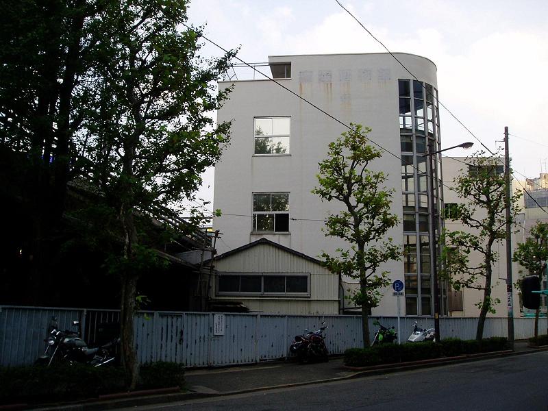 さよなら交通博物館 建物の解体状況(1)_f0030574_2375223.jpg