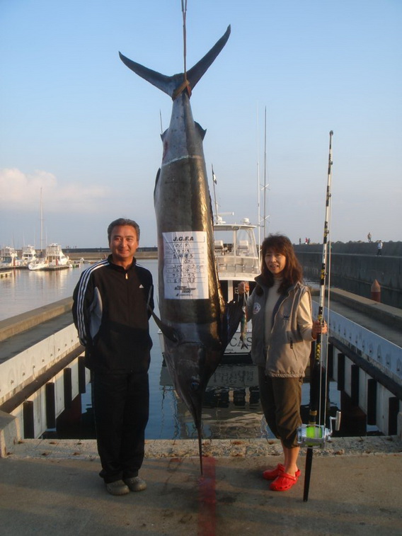 北関東のSL艇さんから101.7kgの巨大マカジキ・・・【カジキ マグロ トローリング】_f0009039_12123110.jpg