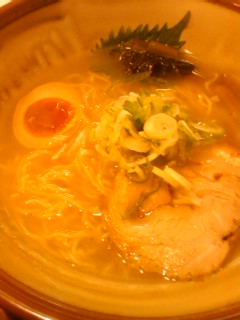 禁断のラーメンは、、、_c0190847_23112241.jpg