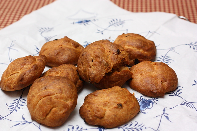 ドライトマトと玉ねぎの無発酵パン まねきねこ