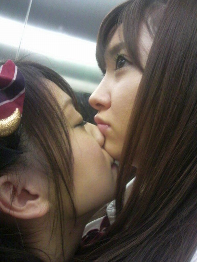 レズ ディープキス 