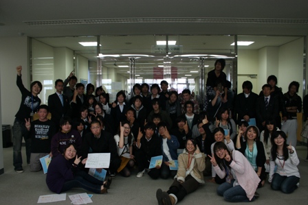 新潟翠江高校の生徒70名と本学でアイスブレーキング交流をしました。_c0167632_1749106.jpg