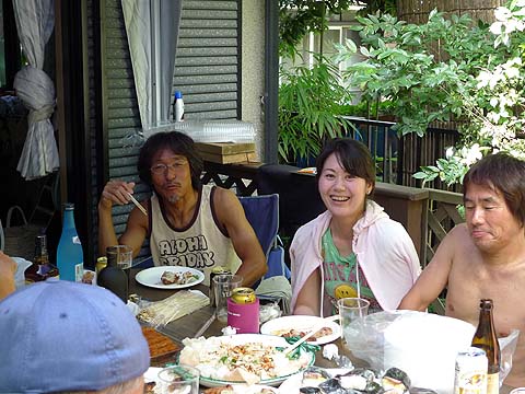 Kamakomae Local Surfers Oyster Party_e0050753_2127165.jpg