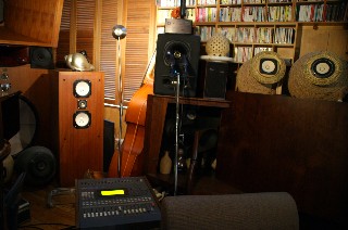 録音機材に電源ON_e0166355_9422147.jpg