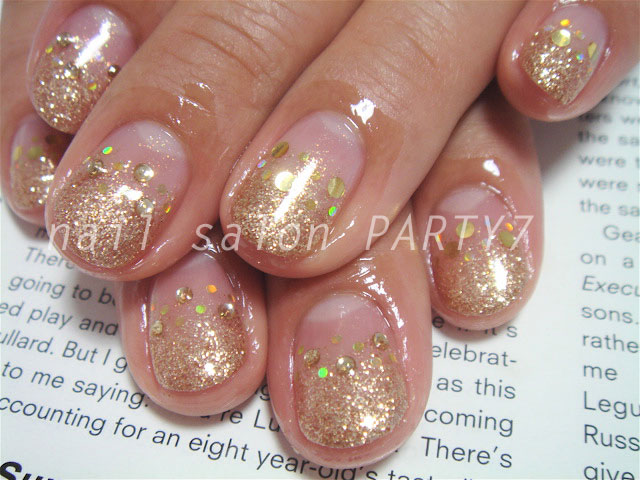 シャンパンゴールドで華やかラメグラデーションネイル Nail Salon Party７の店長日記２