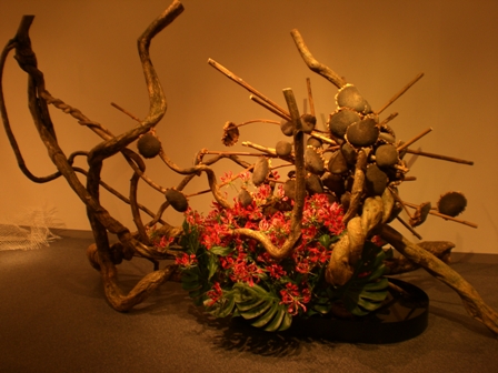 草月いけばな展「花歌う」_f0083294_1253563.jpg