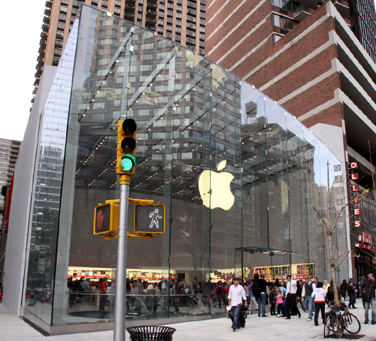 NY4店舗目のアップル・ストアがアッパー・ウェストにオープン!_b0007805_11395089.jpg